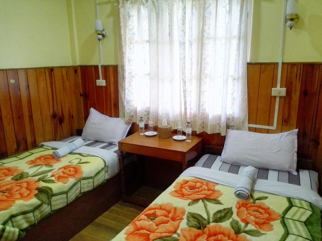 Bright Hotel Nyaungshwe Township Room photo