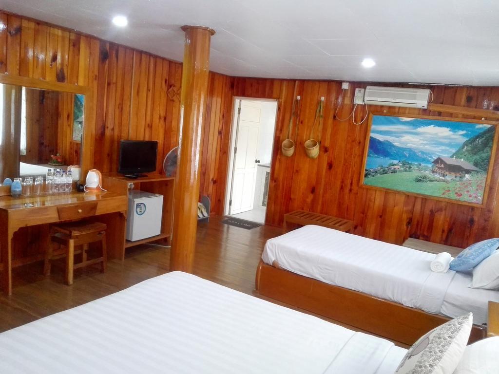 Bright Hotel Nyaungshwe Township Room photo